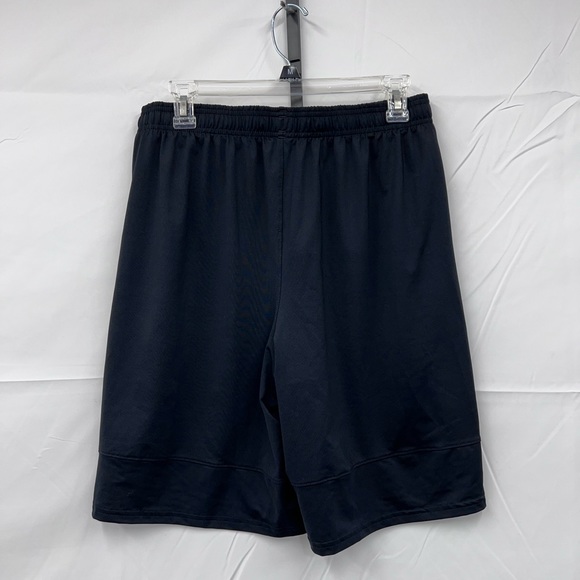 Under Armour Stretch Train Shorts - Picture 2 of 3